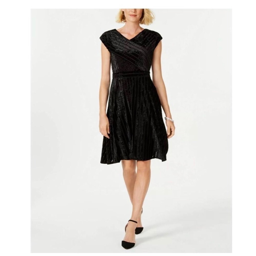 NY COLLECTION Black Velvet Cocktail Dress